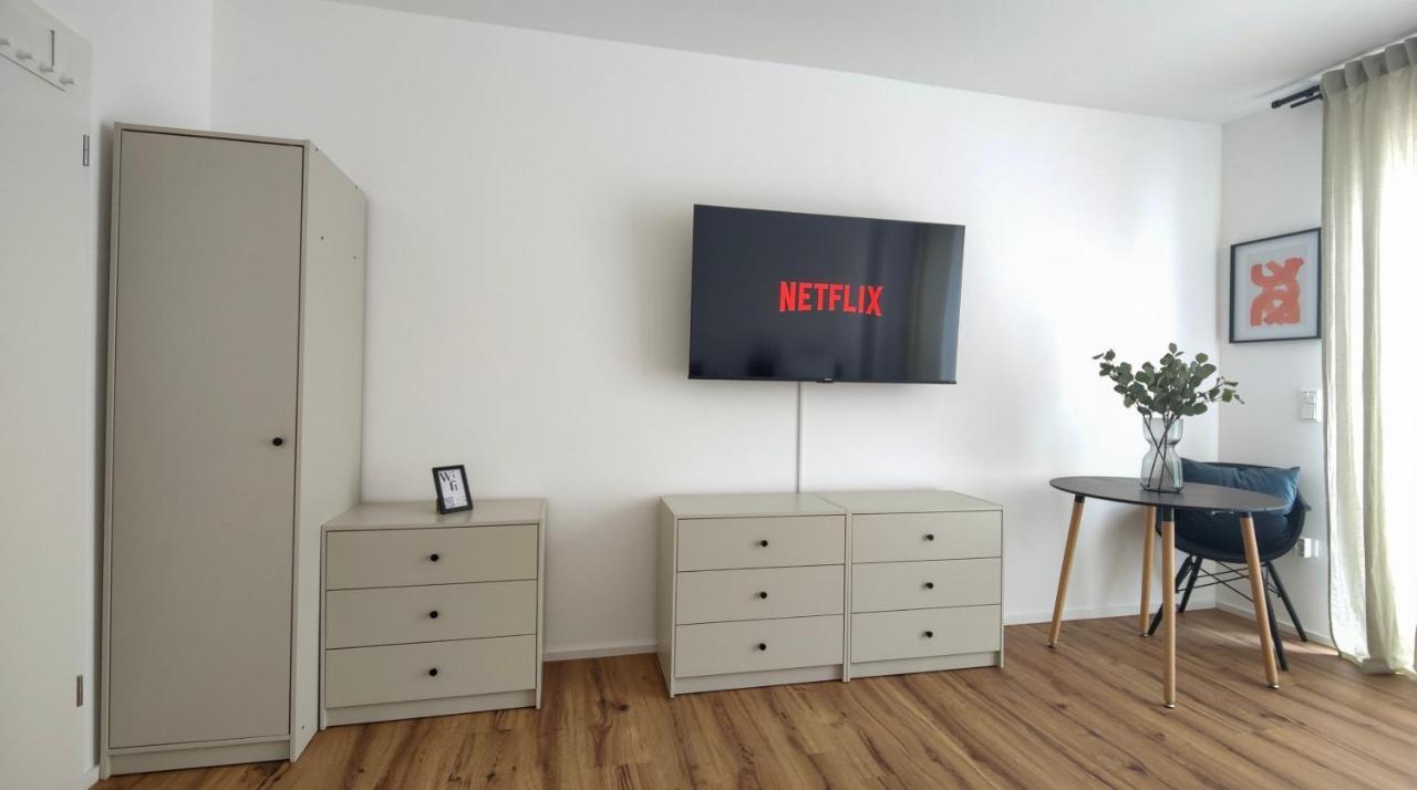 Hygge Home - Mit Garten Und Stellplatz Fuer Feriengaeste-, Monteure / Netflix / 10 Min. Zur Sinsheim Therme Und Zur Autobahn Exterior foto