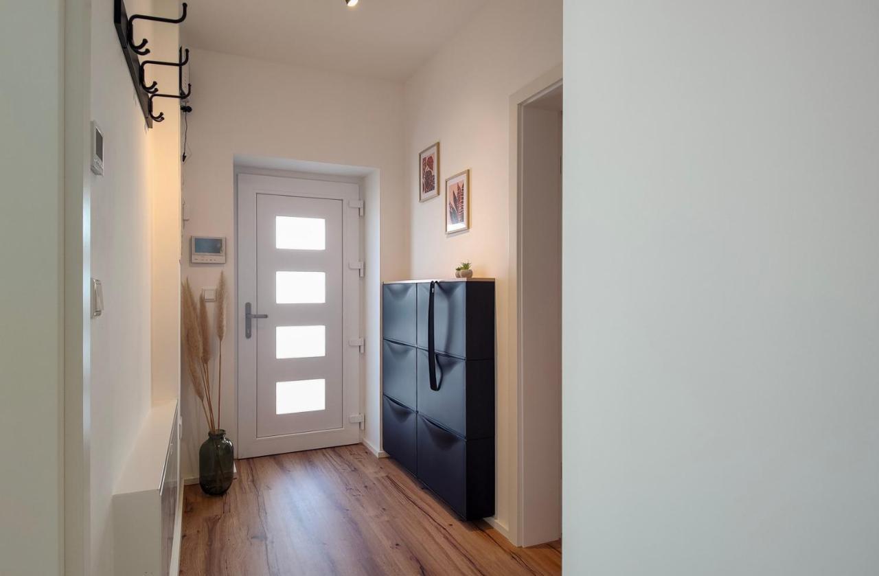 Hygge Home - Mit Garten Und Stellplatz Fuer Feriengaeste-, Monteure / Netflix / 10 Min. Zur Sinsheim Therme Und Zur Autobahn Exterior foto