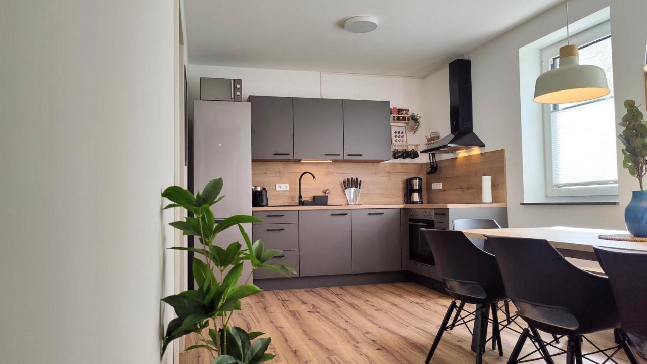 Hygge Home - Mit Garten Und Stellplatz Fuer Feriengaeste-, Monteure / Netflix / 10 Min. Zur Sinsheim Therme Und Zur Autobahn Exterior foto